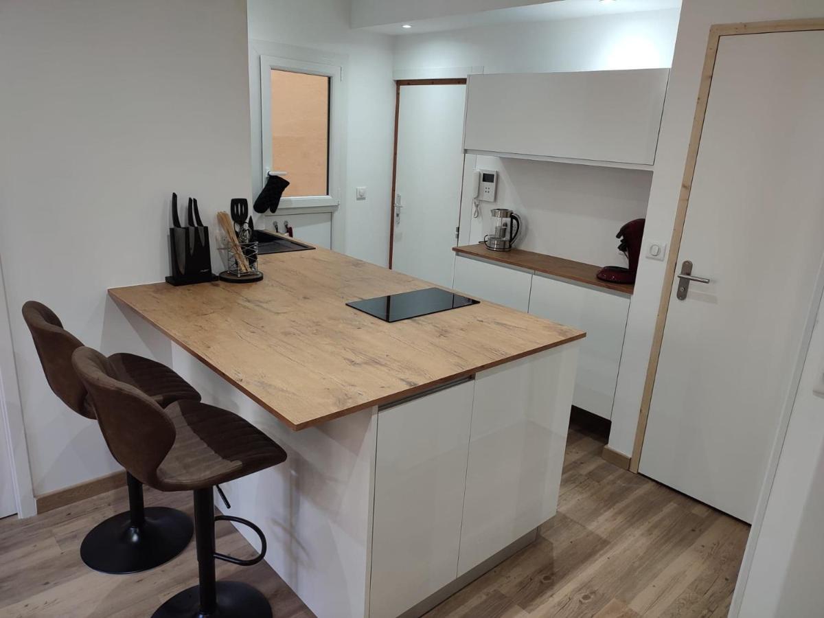 Appartement Studio de charme en pierres - hyper centre à Pau Extérieur photo